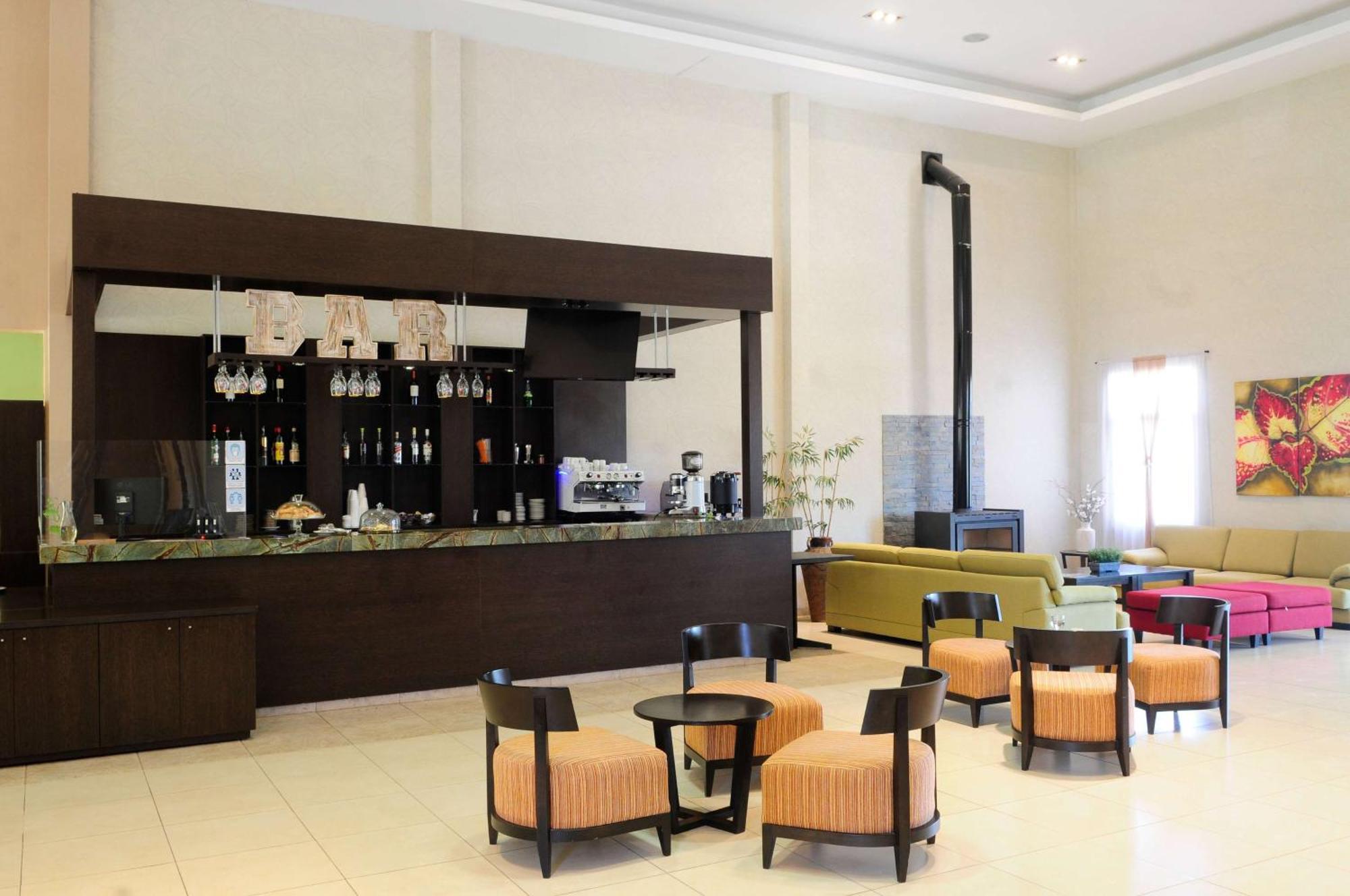 Howard Johnson Hotel & Resort Фунес Экстерьер фото
