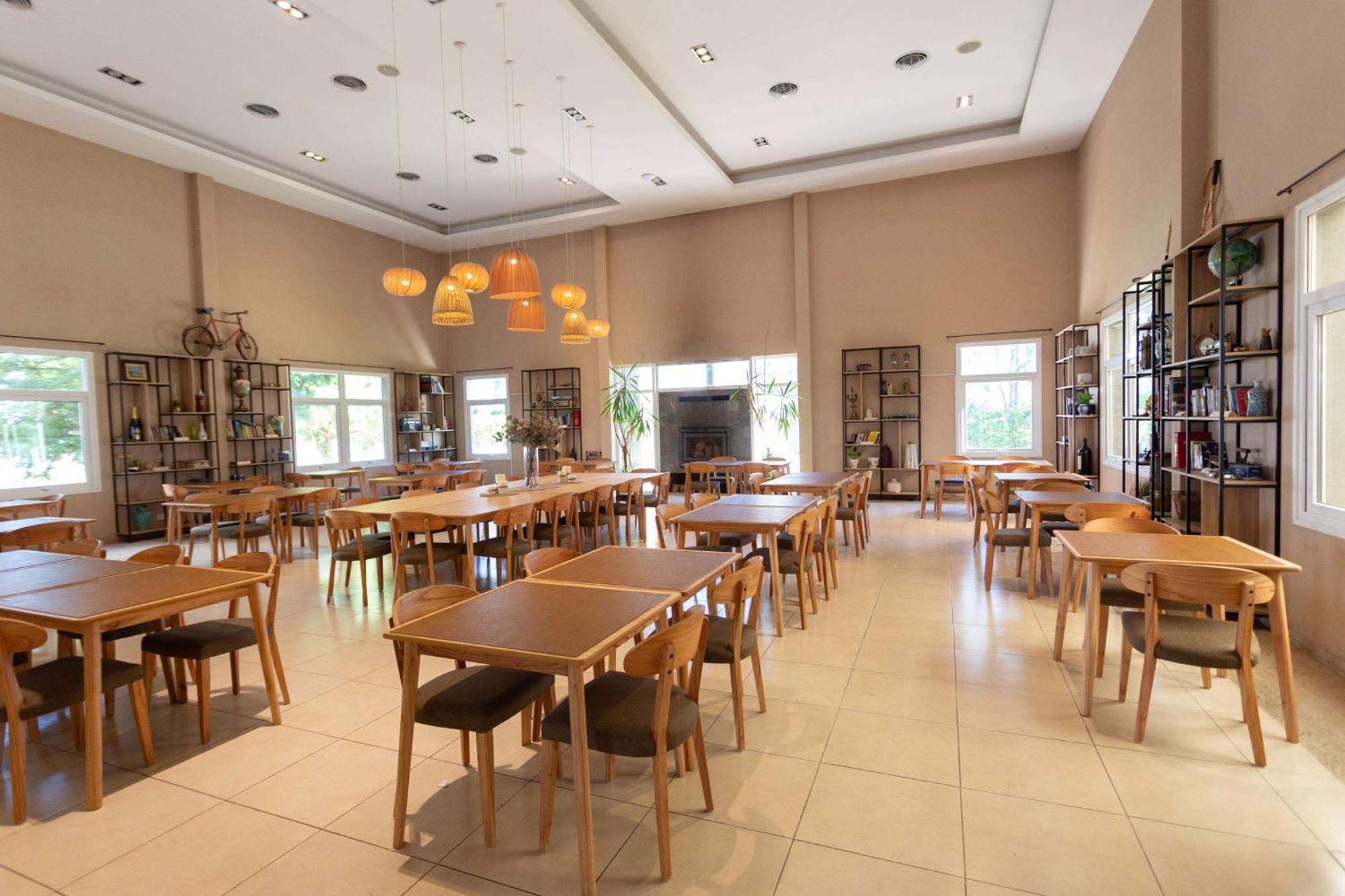 Howard Johnson Hotel & Resort Фунес Экстерьер фото