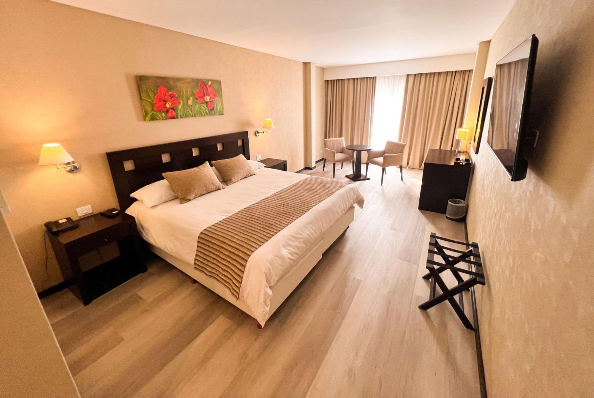 Howard Johnson Hotel & Resort Фунес Экстерьер фото