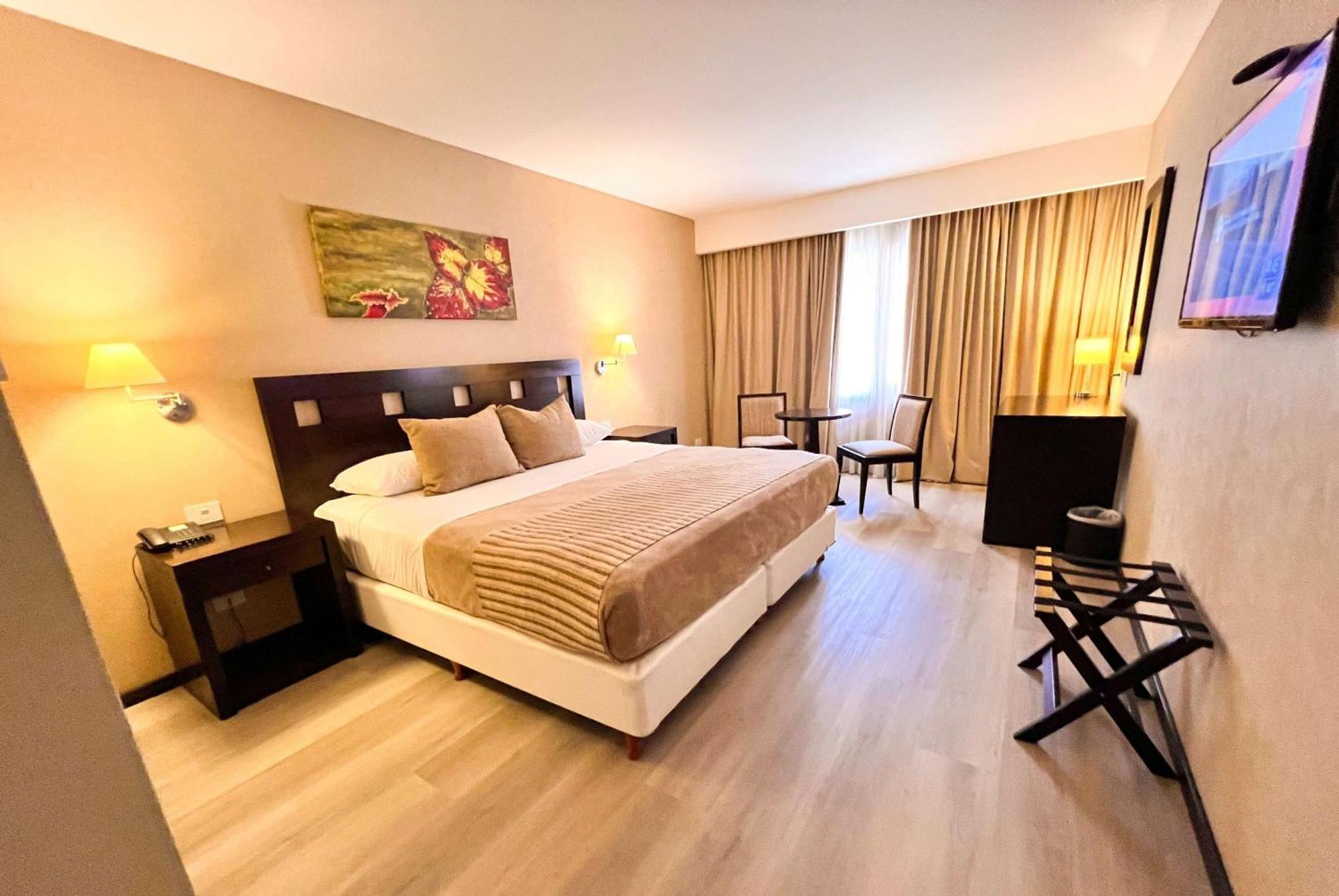 Howard Johnson Hotel & Resort Фунес Экстерьер фото