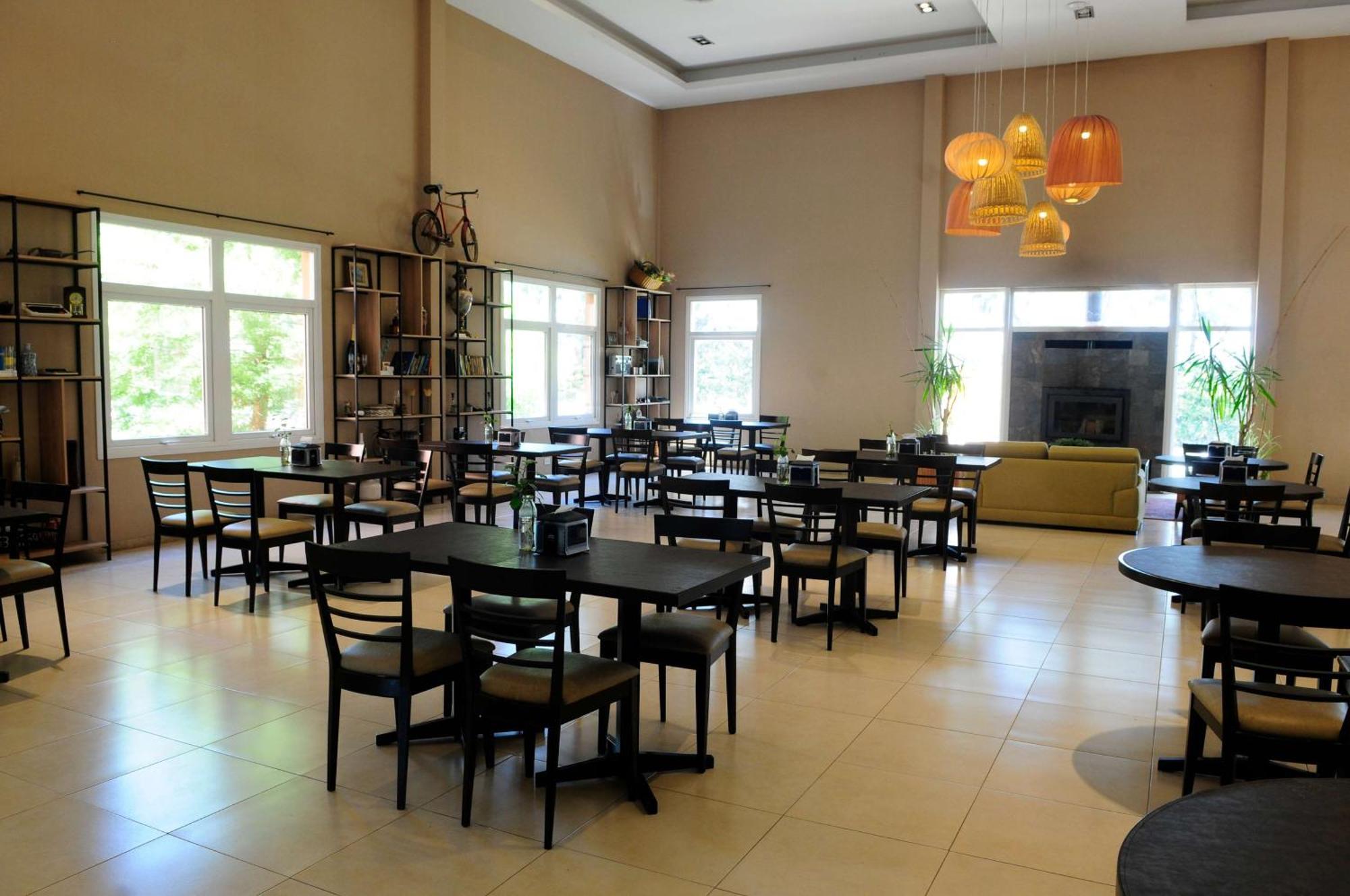 Howard Johnson Hotel & Resort Фунес Экстерьер фото