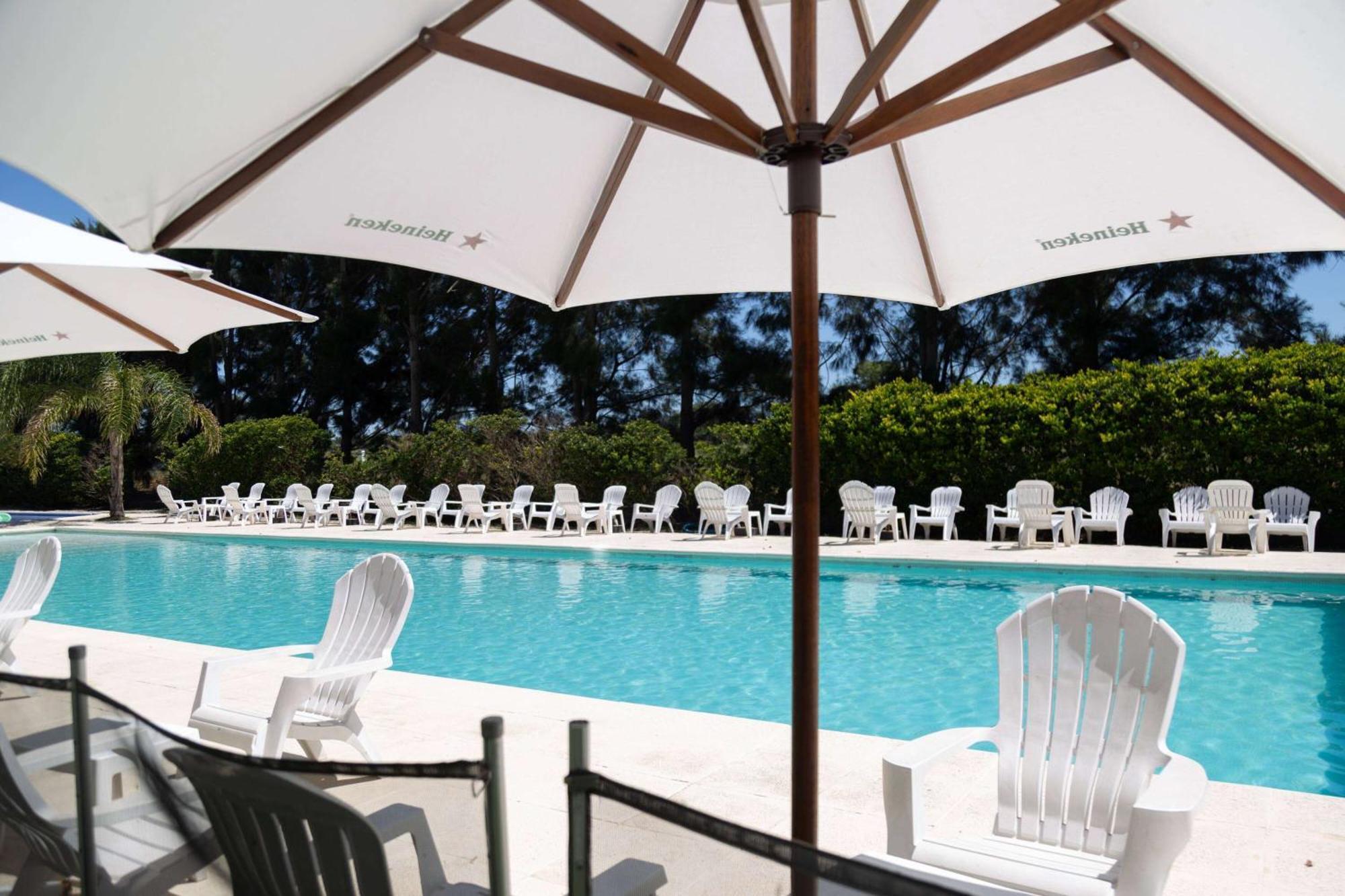 Howard Johnson Hotel & Resort Фунес Экстерьер фото