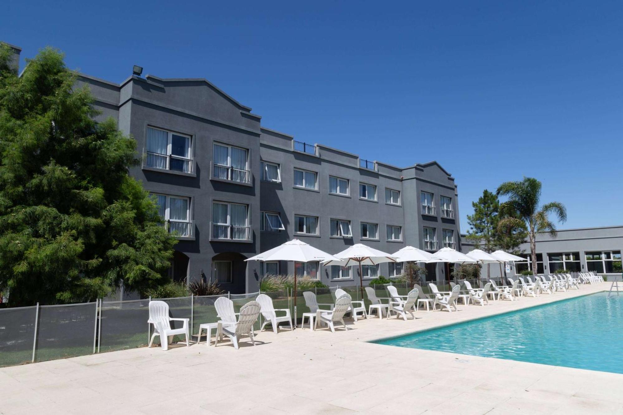 Howard Johnson Hotel & Resort Фунес Экстерьер фото