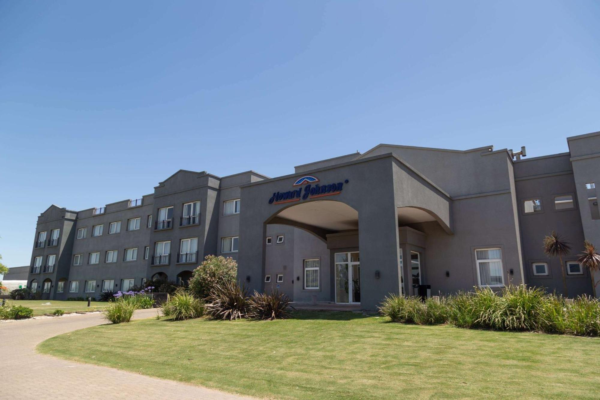 Howard Johnson Hotel & Resort Фунес Экстерьер фото
