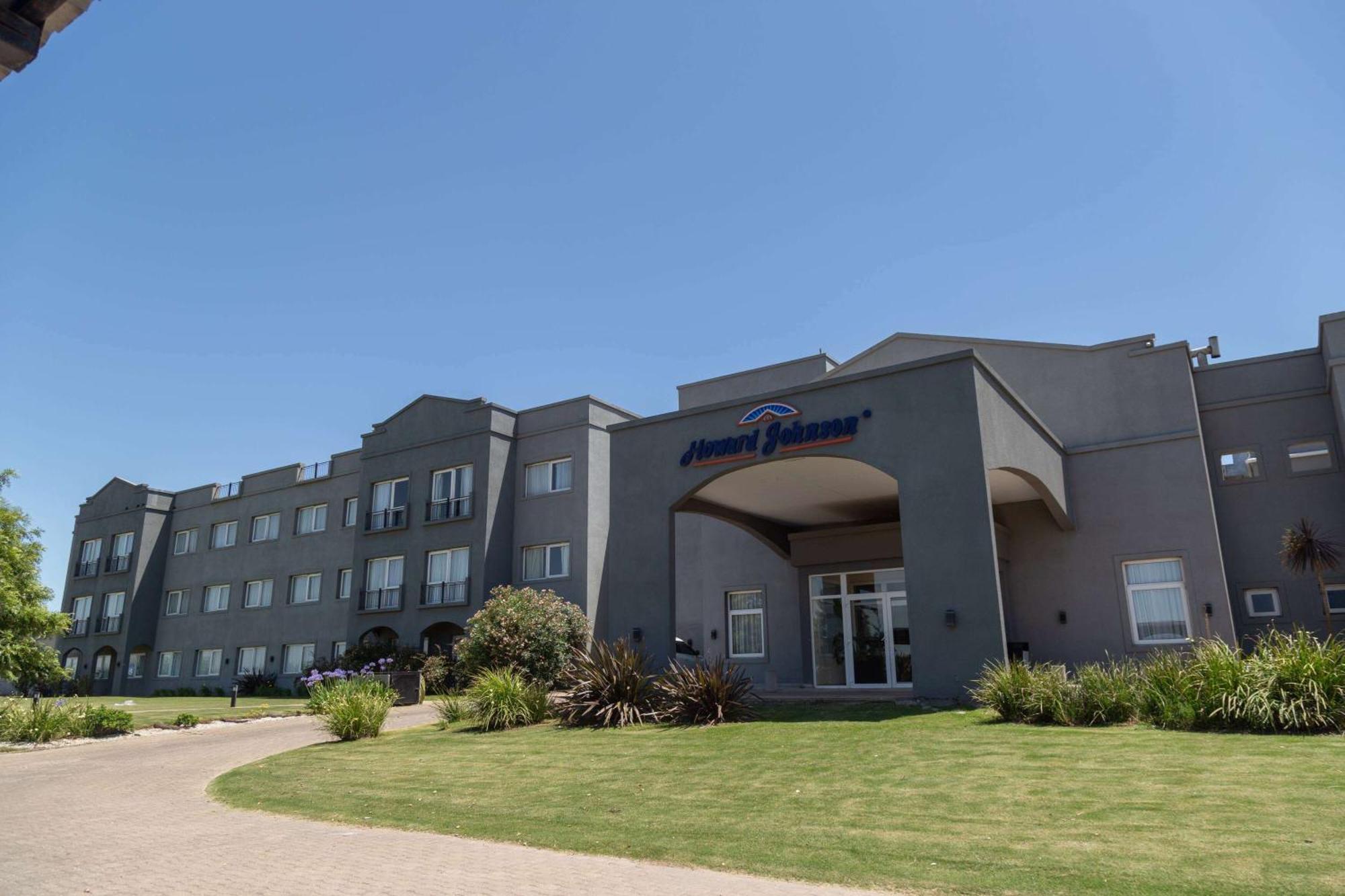 Howard Johnson Hotel & Resort Фунес Экстерьер фото