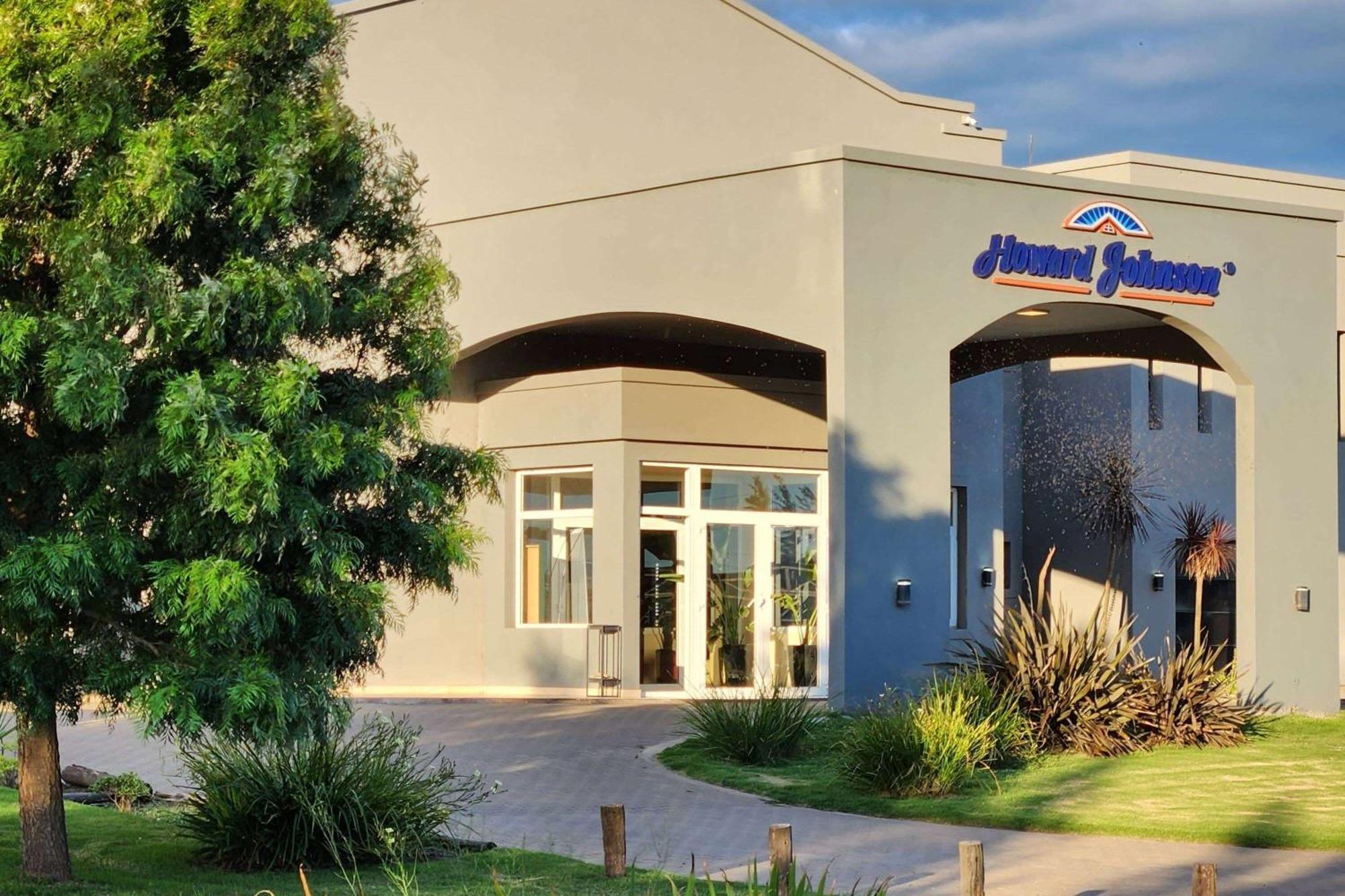 Howard Johnson Hotel & Resort Фунес Экстерьер фото